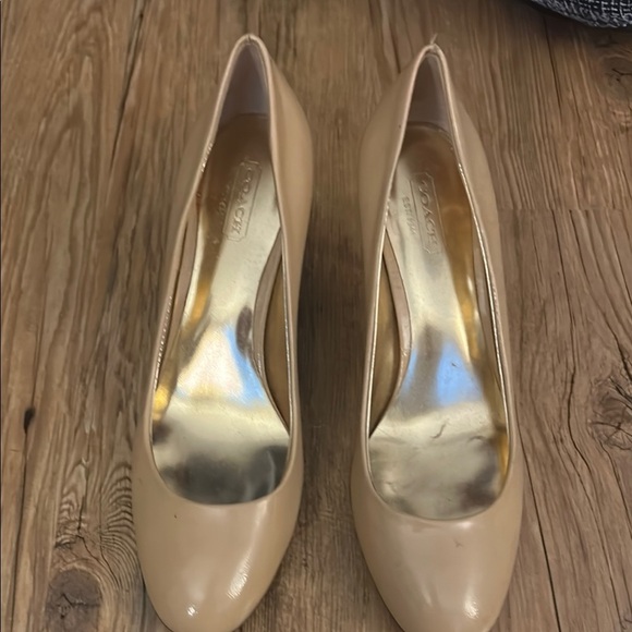 Preloved- Coach- patent leather pumps- sz 7 - Picture 1 of 6